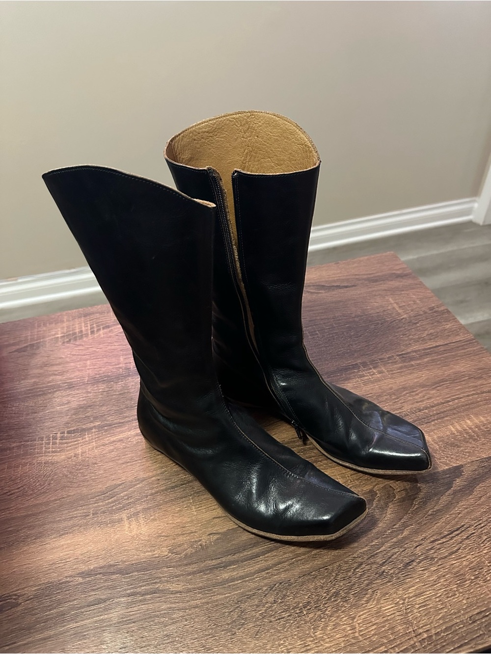 Cydwoq Vintage Leather Boots